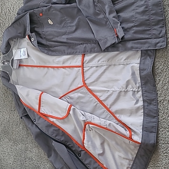 Nike Boys lightweight jacket - Picture 14 of 16